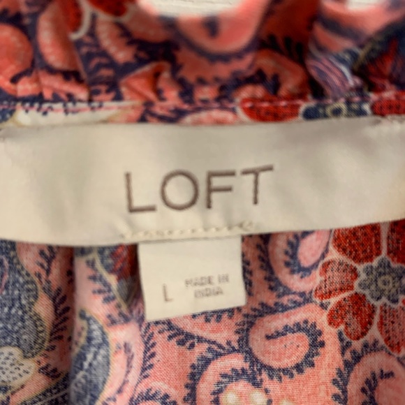 LOFT Women’s Floral Ruffle short Sleeve Blouse. Size Large $15 - Picture 2 of 4